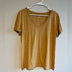 American Eagle Women’s V Neck Size Medium